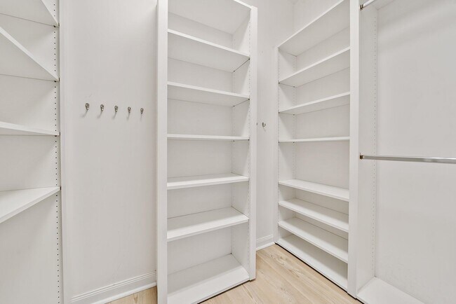 Building Photo - 351 Legare Ct