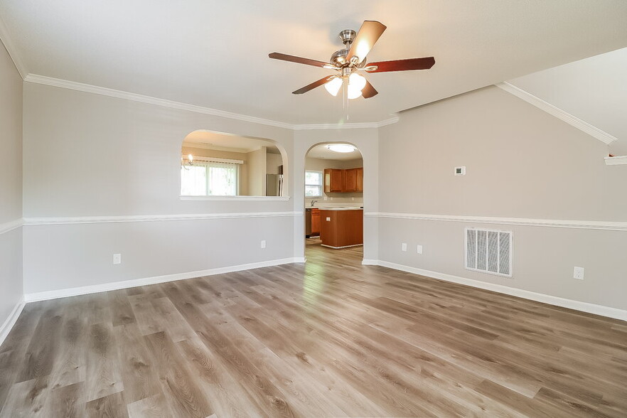 Building Photo - 95 Woodcreek Ln
