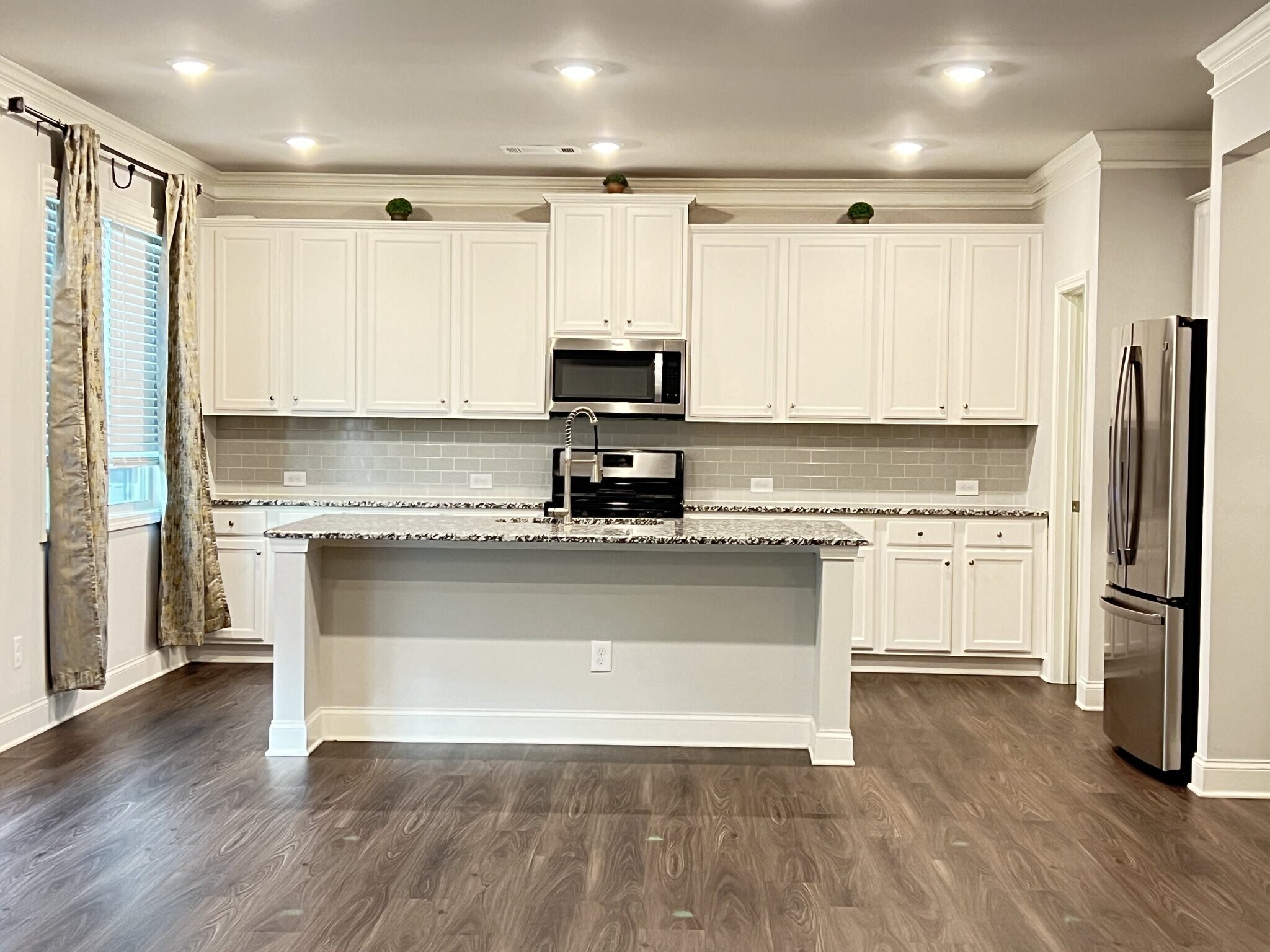 Building Photo - 4675 Silver Oak Dr SW