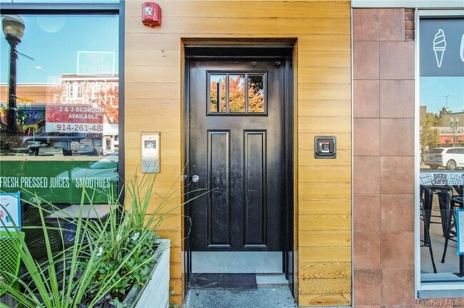 Primary Photo - 266 Mamaroneck Ave