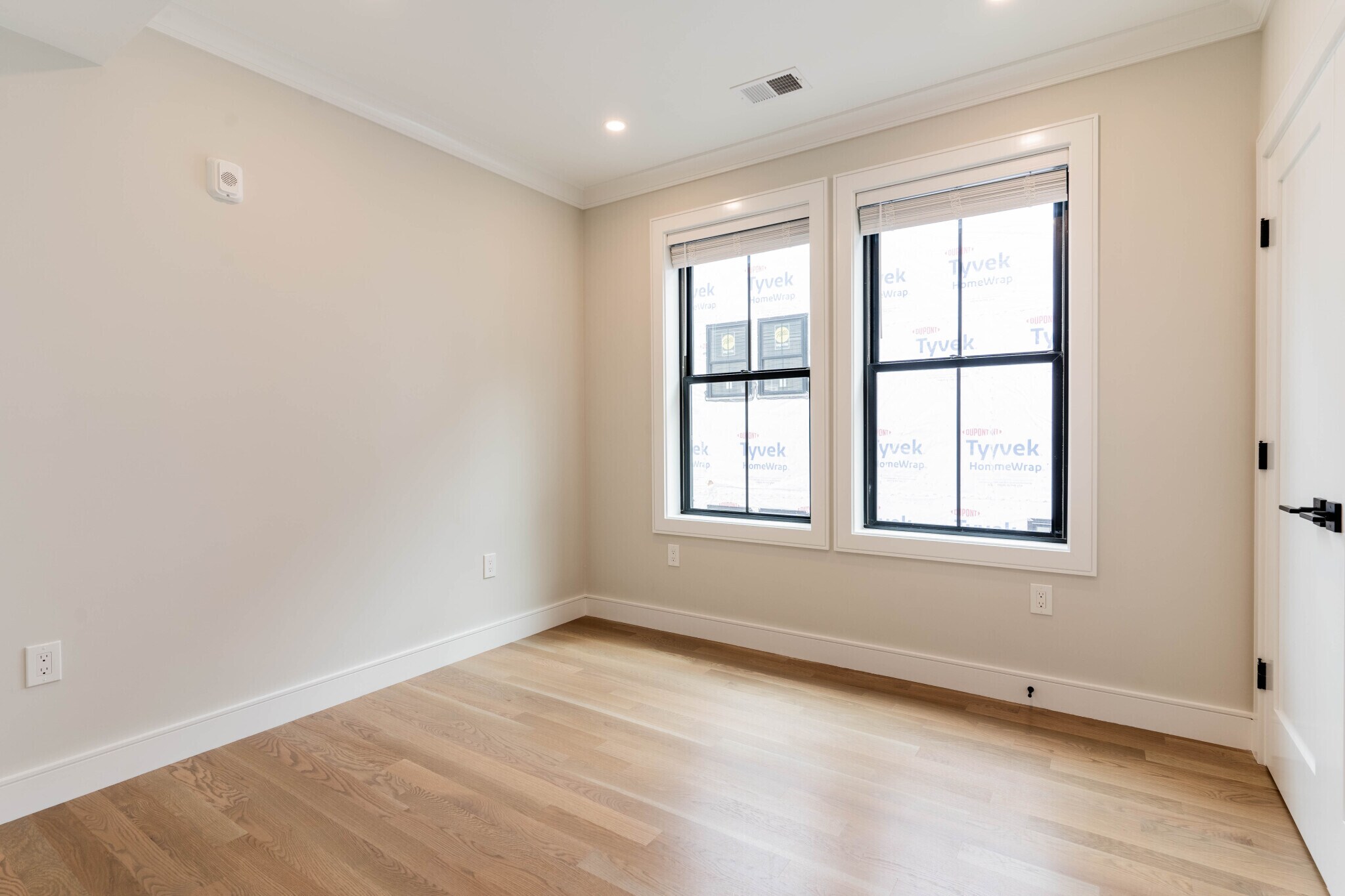 Building Photo - 288 Lamartine St