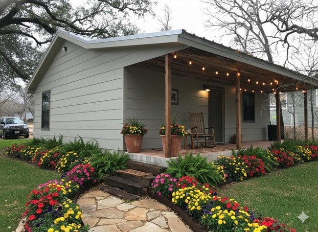 Building Photo - 601 Live Oak St