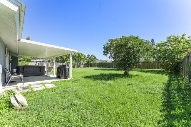 Building Photo - 1974 SE Tiffany Ave