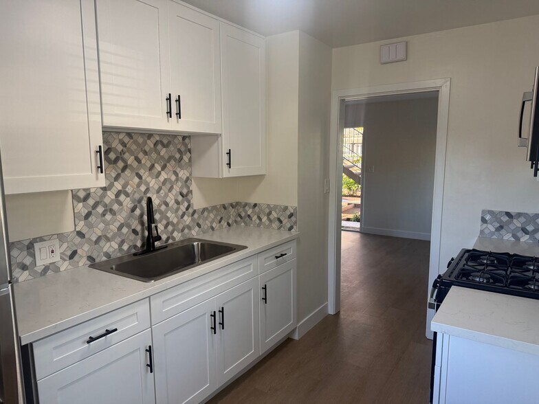 Interior Photo - A Walkers Paradise and Serene Canyon Views in one of San Diego's most charming neighborhoods, Mis...