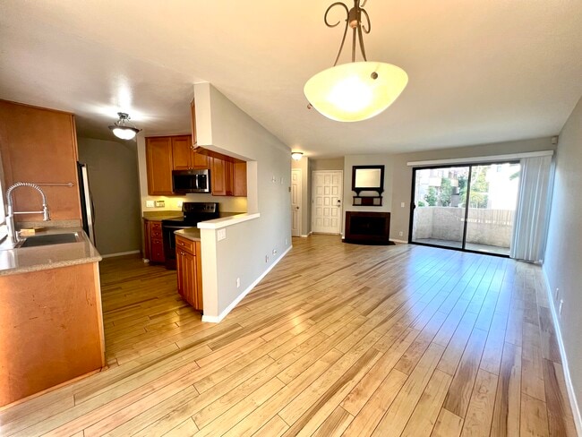 Building Photo - 8316 Via Sonoma