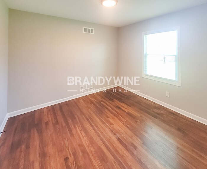 Building Photo - 1822 Dearing Rd