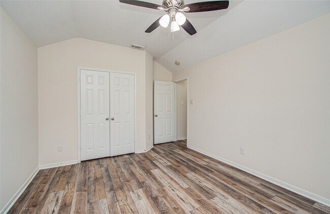 Building Photo - 226 Elana Ln