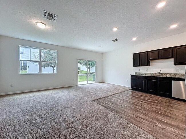 Building Photo - 927 Reserve Pl