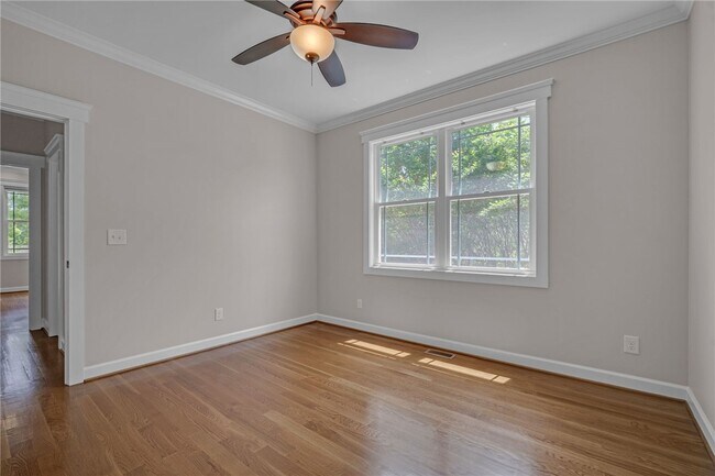 Building Photo - 137 Crawford Lake Dr