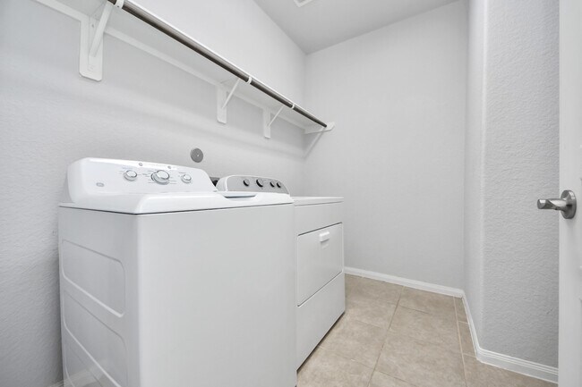 Building Photo - 24615 Ballad Dr