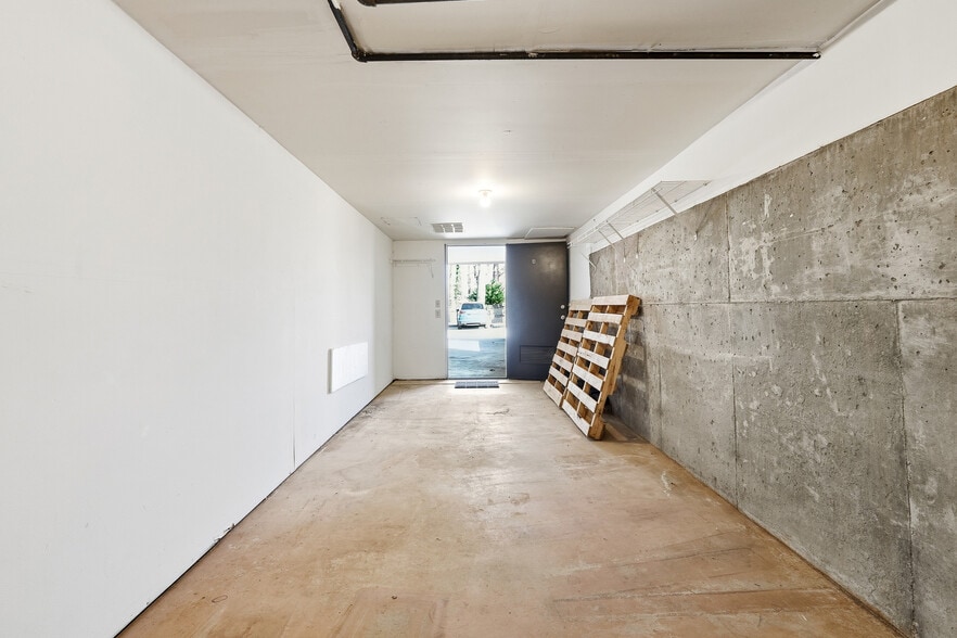 Building Photo - 2071 Defoors Ferry Rd NW