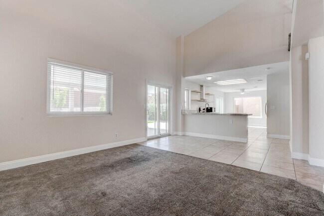 Building Photo - 26 Fantasia Ln