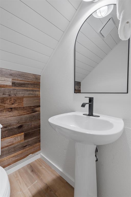 Building Photo - 9730 Anderson Village Dr