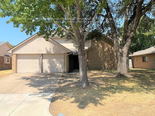 Building Photo - 2414 Claremont Dr