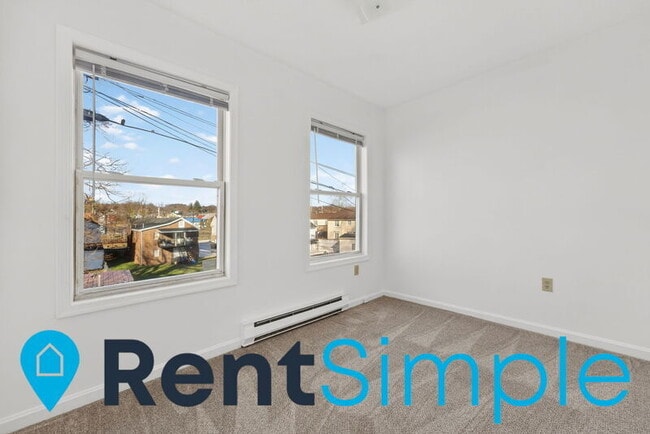 Building Photo - 430 Chase St