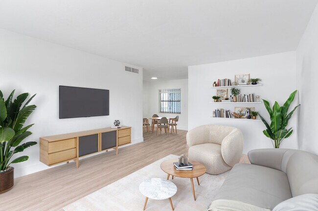 Interior Photo - Lakeshore Presidential Apartments