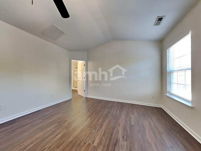 Building Photo - 7207 Tanners Creek Dr