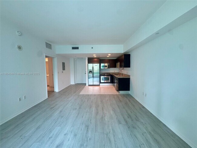 Building Photo - 951 Brickell Ave