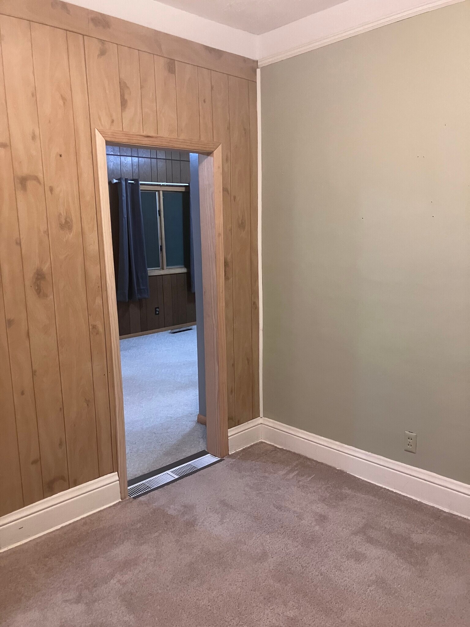 Building Photo - 413 2nd St SW