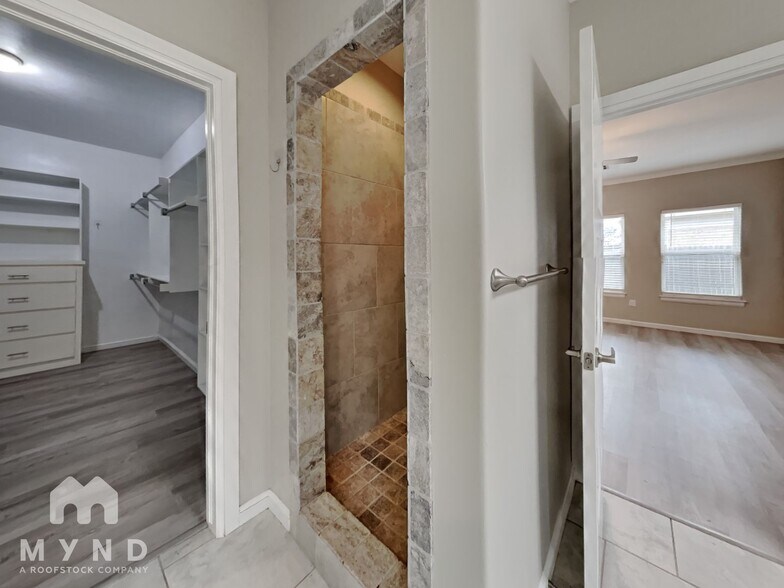 Building Photo - 12924 Firerock Cir