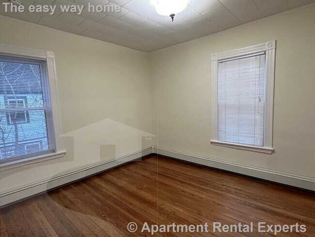 Building Photo - 36-38 Princeton St Unit #2