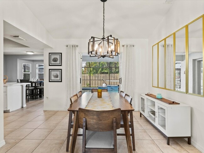 Building Photo - 5884 Milton Ave