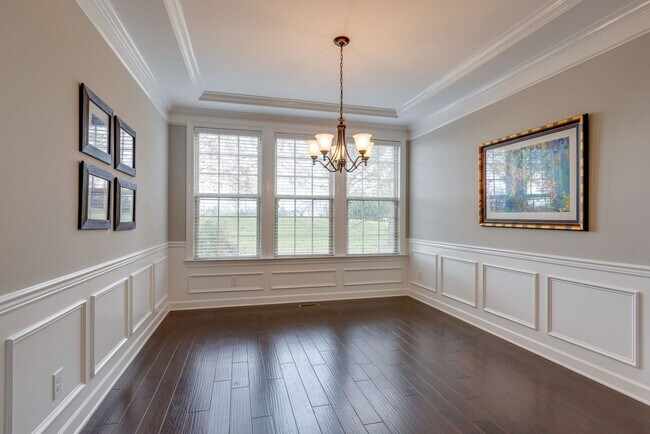 Building Photo - 5 Bedroom Home with Theater Room & 3-Car Garage in Franklin