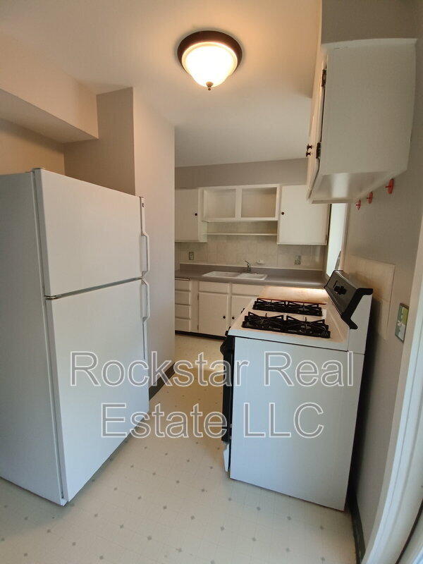 Building Photo - 6011 N Forest Blvd