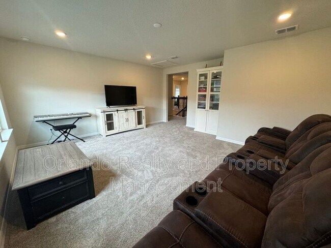 Building Photo - 5625 Cedar Chase Dr