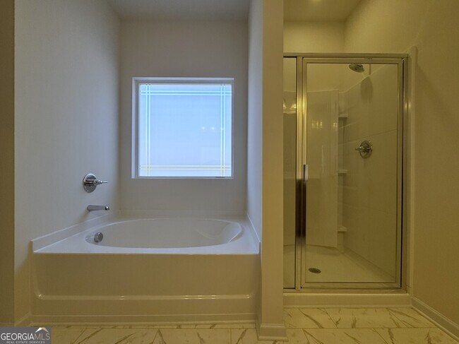 Building Photo - 190 Fair Oak Ln