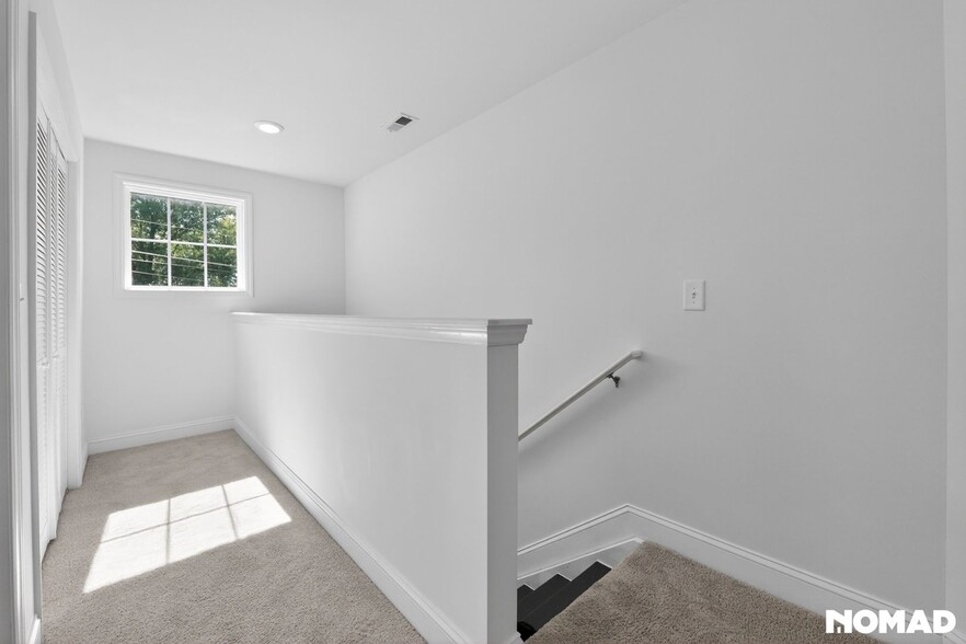 Building Photo - 15824 S J Lawrence Rd