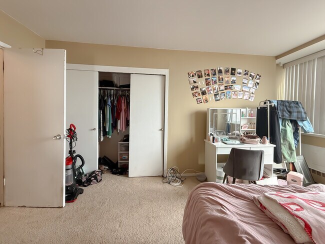 Building Photo - 1150 N Lake Shore Dr