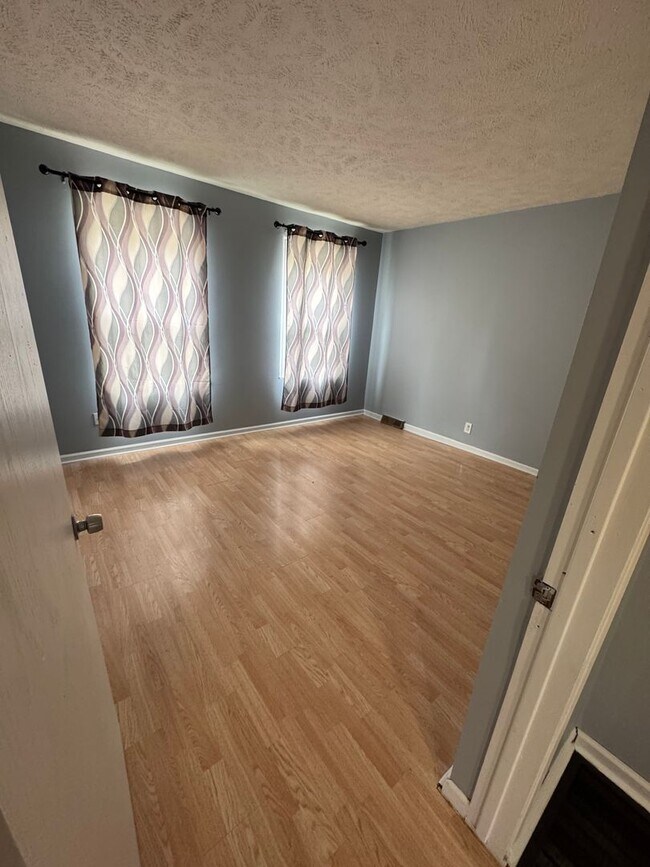 Building Photo - North East Grand Rapids 3Bed 1Bath