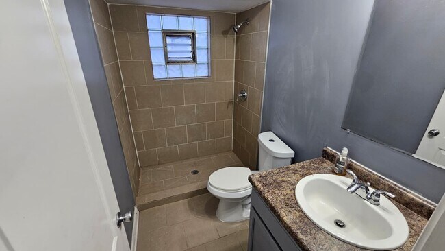 Building Photo - 371 Mackinaw Ave