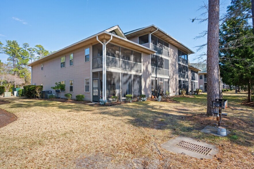 Building Photo - 270 Pinehurst Ln