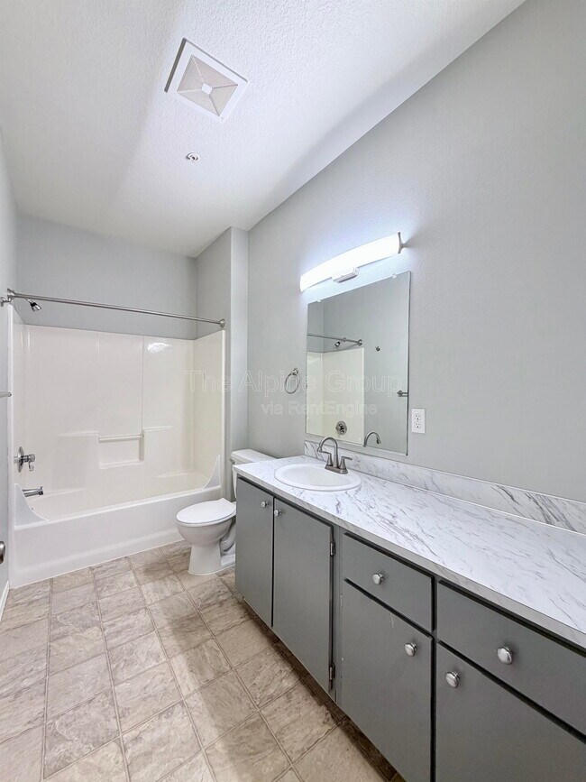 Building Photo - 10020 SW 125th Ave