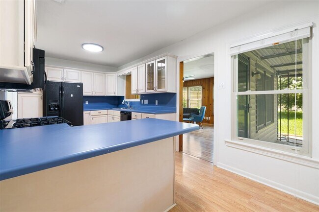 Building Photo - 1206 Larkwood Dr