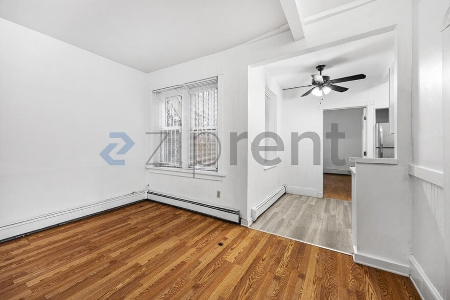 Building Photo - Unit