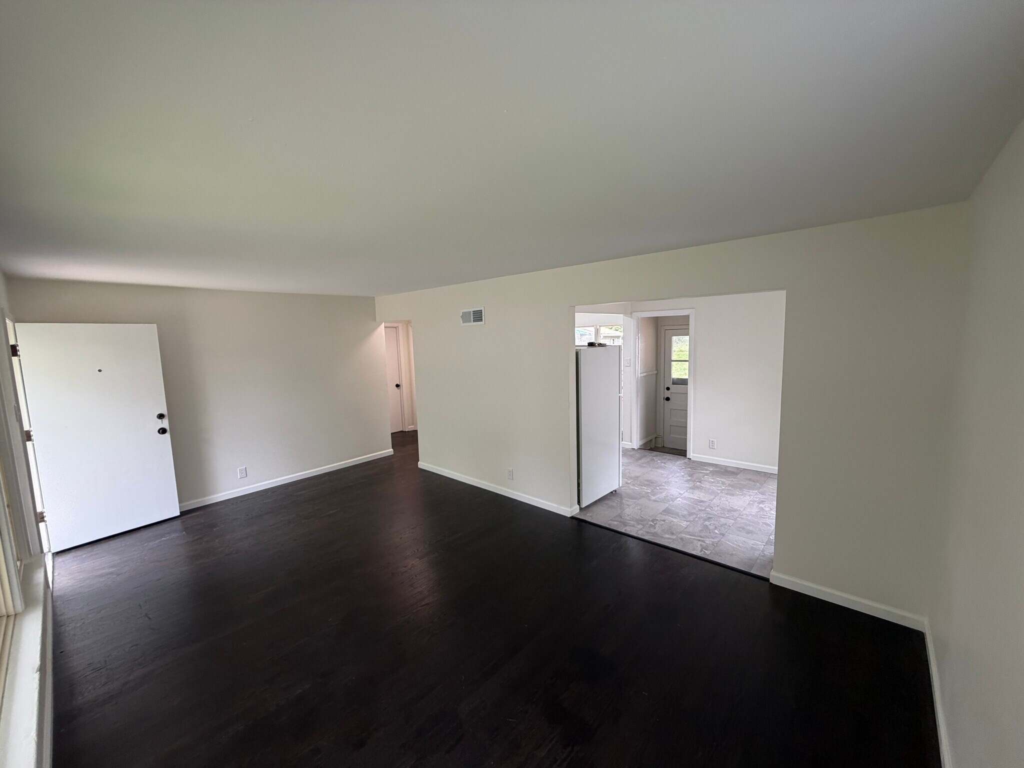 Building Photo - 8649 Kathlyn Dr