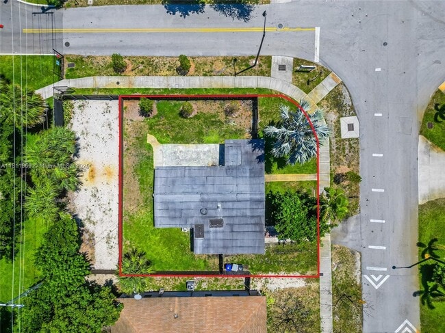 Building Photo - 4500 NE 18th Ave
