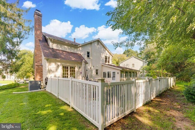 Building Photo - 7923 Ivymount Terrace
