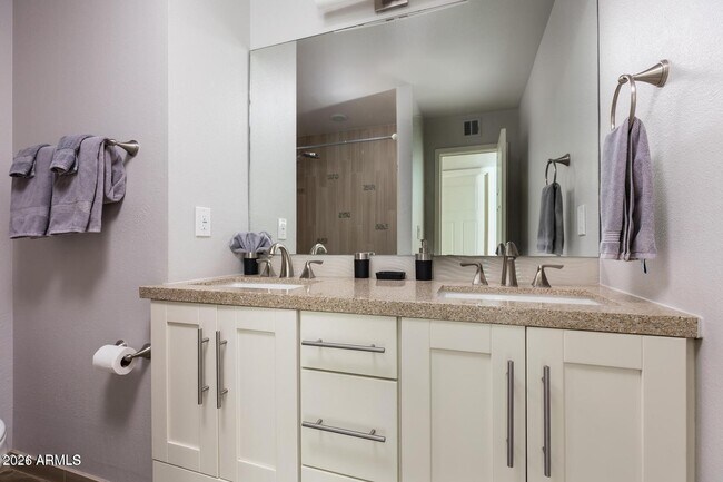 Building Photo - 5225 N 83rd Pl