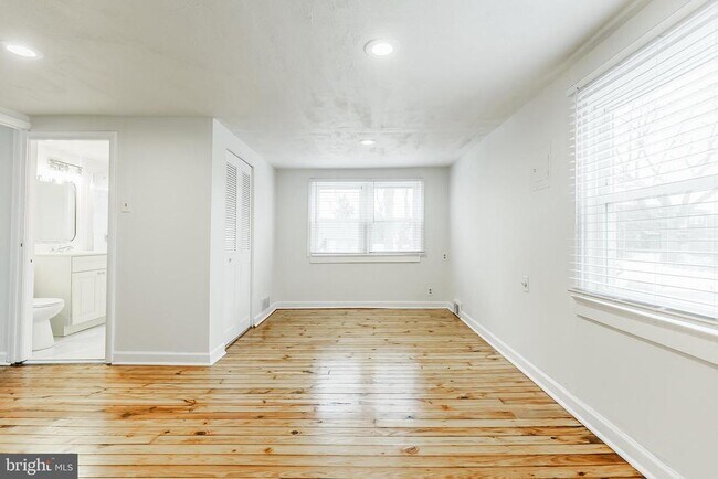 Building Photo - 431 Central Ave