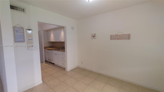 Building Photo - 500 NE 2nd St