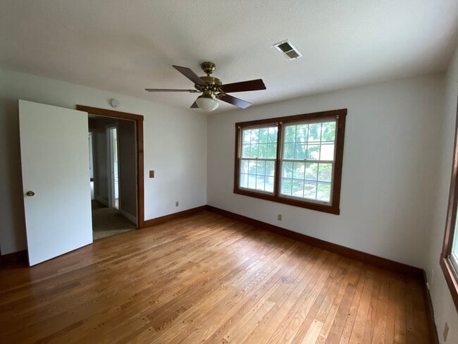 Building Photo - Coming Soon!!! Beautiful, Picture Perfect ...
