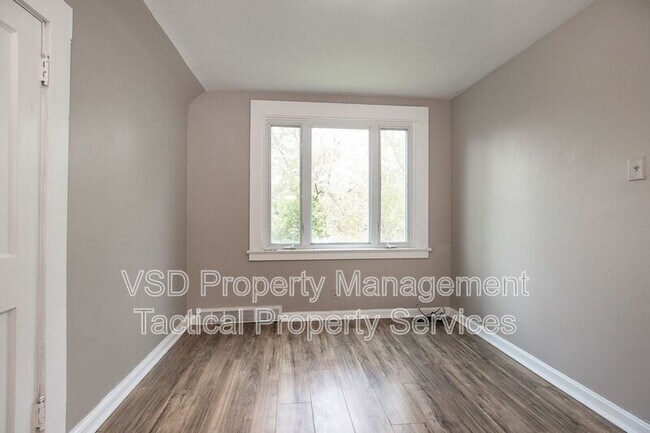 Building Photo - 3408 E 140th St