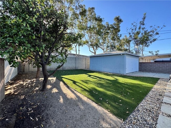 Building Photo - 15439 Harvard Blvd
