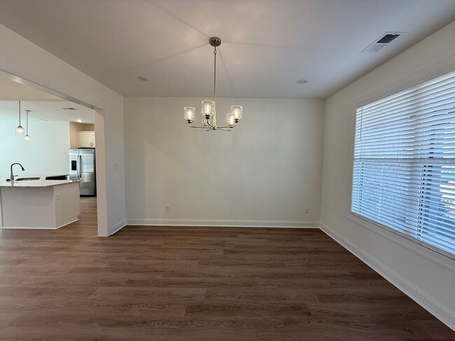 Building Photo - 7452 Newbury Dr