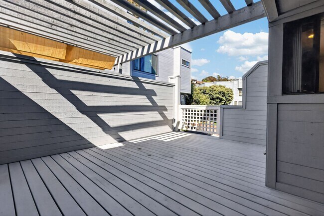 Building Photo - 841 America Way