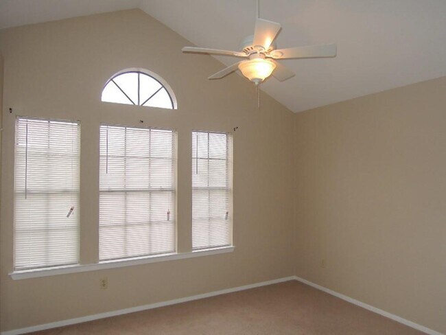 Building Photo - 1411 Gracy Farms Ln